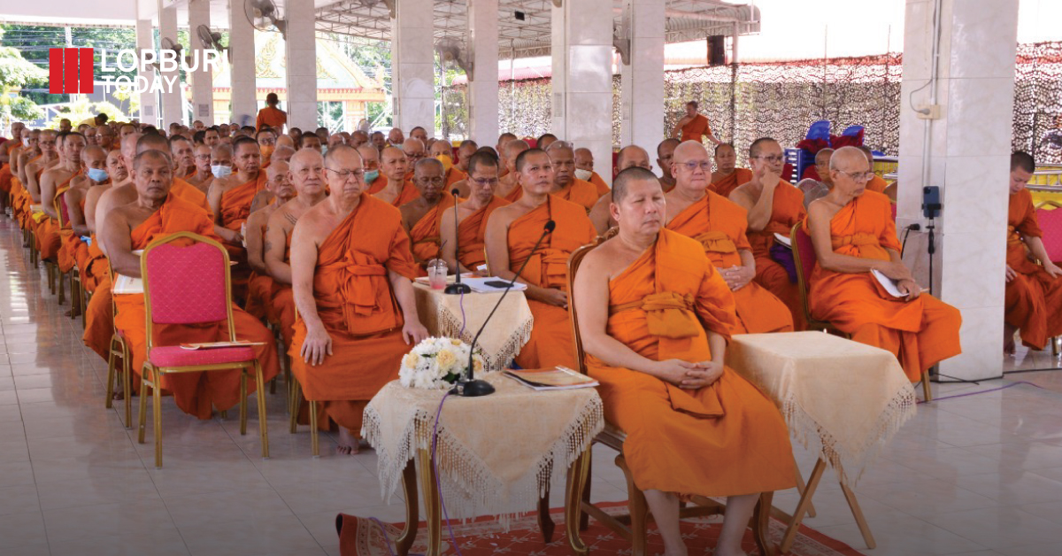 คณะสงฆ์ลพบุรีเจริญพระพุทธมนต์เฉลิมพระเกียรติฯ 6 รอบ