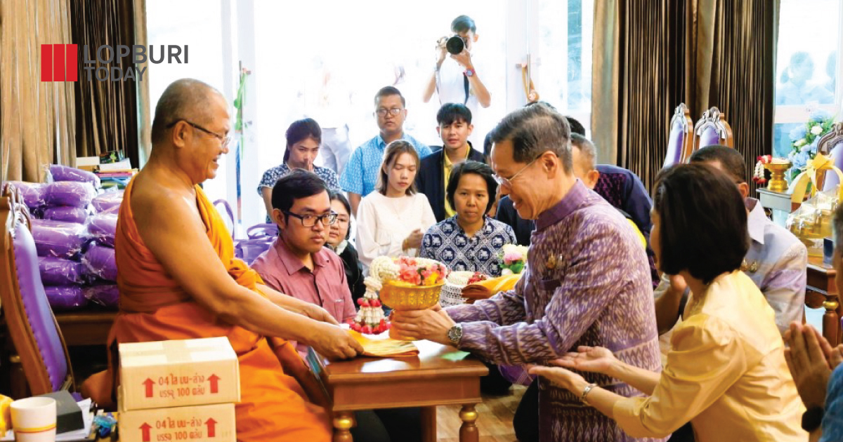 ผู้ว่าพร้อมศิษยานุศิษย์ร่วมน้อมถวายมุทิตาสักการะ พระธรรมวชิรสุนทร เจ้าคณะจังหวัดลพบุรีอายุ 60 ปี 39 พรรษา